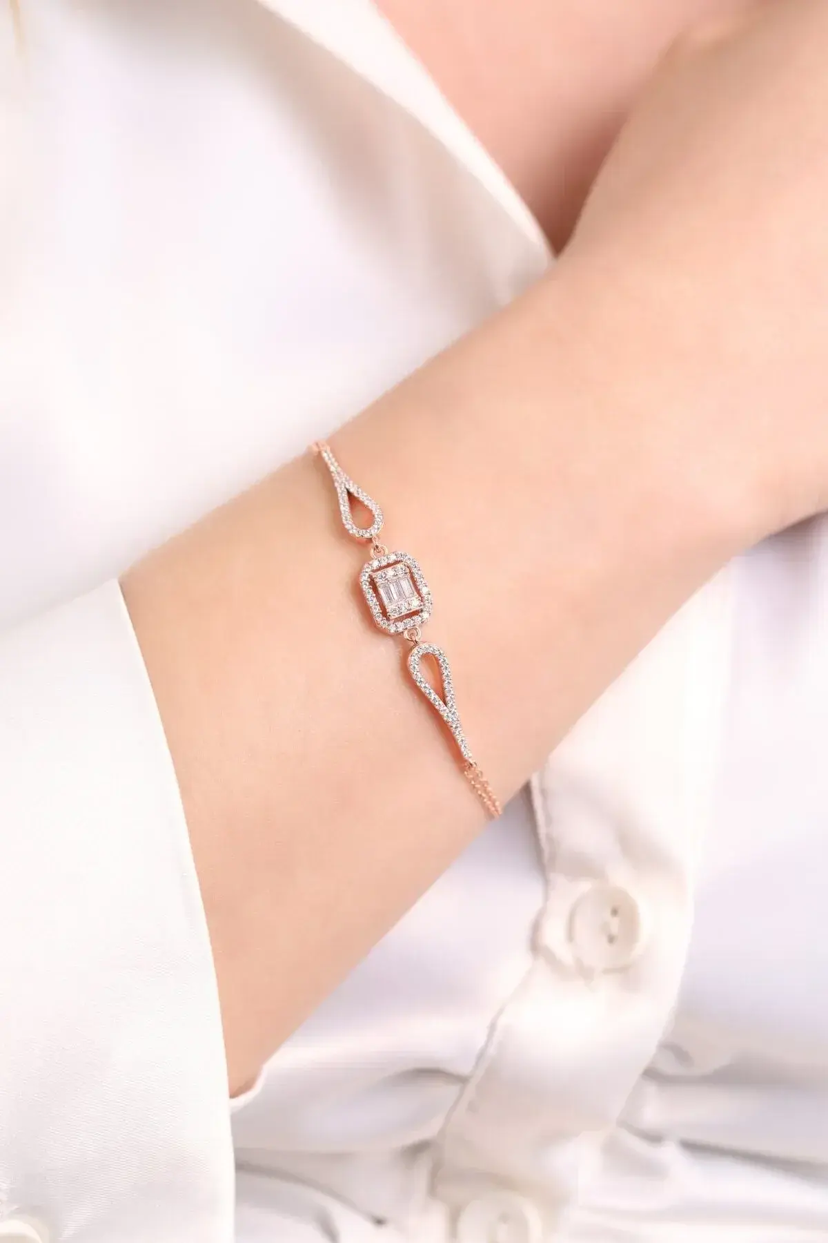 925 Ayar Gümüş Rose Baget Taşlı Gümüş Bileklik(ÖZEL KUTULU)