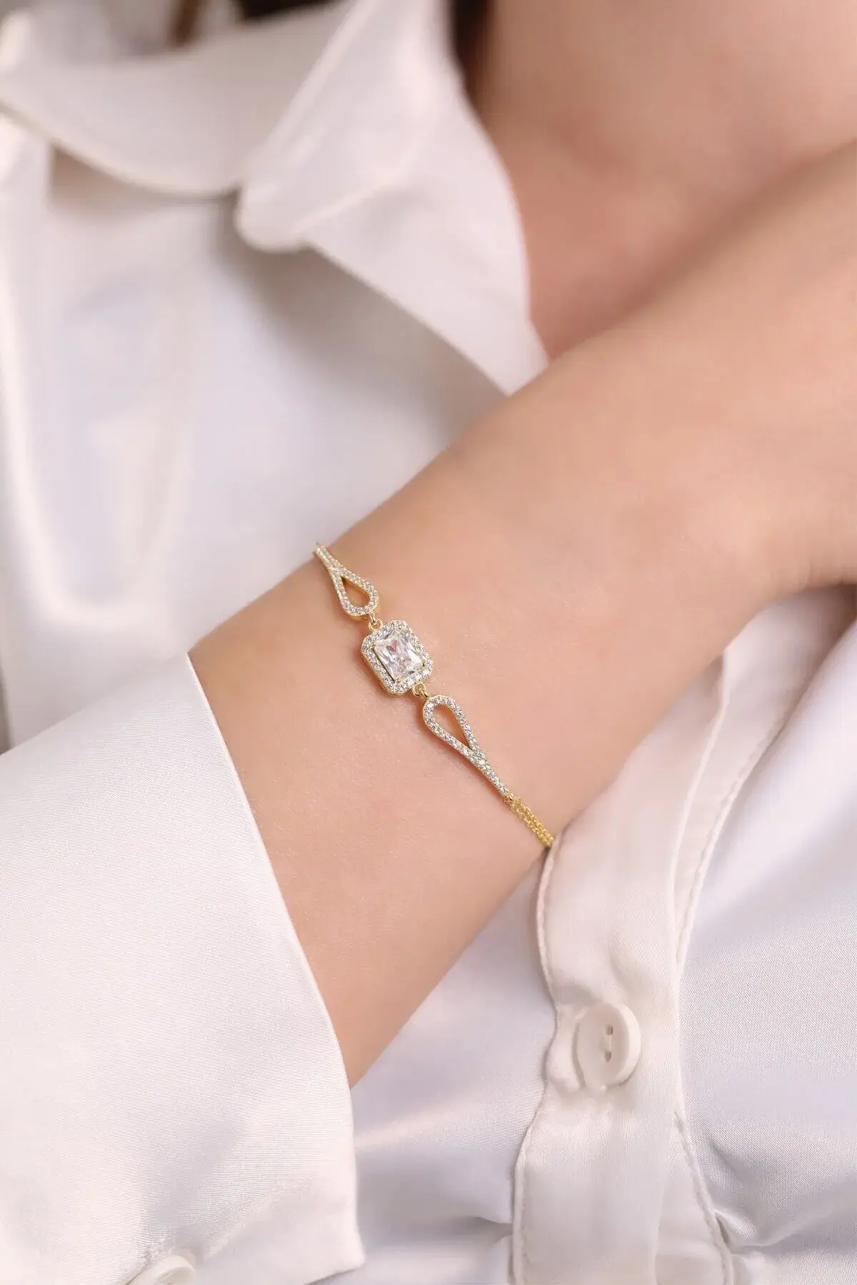 925 Ayar Gümüş Tek Taş Gold Baget Taşlı Gümüş Bileklik(ÖZEL KUTULU)