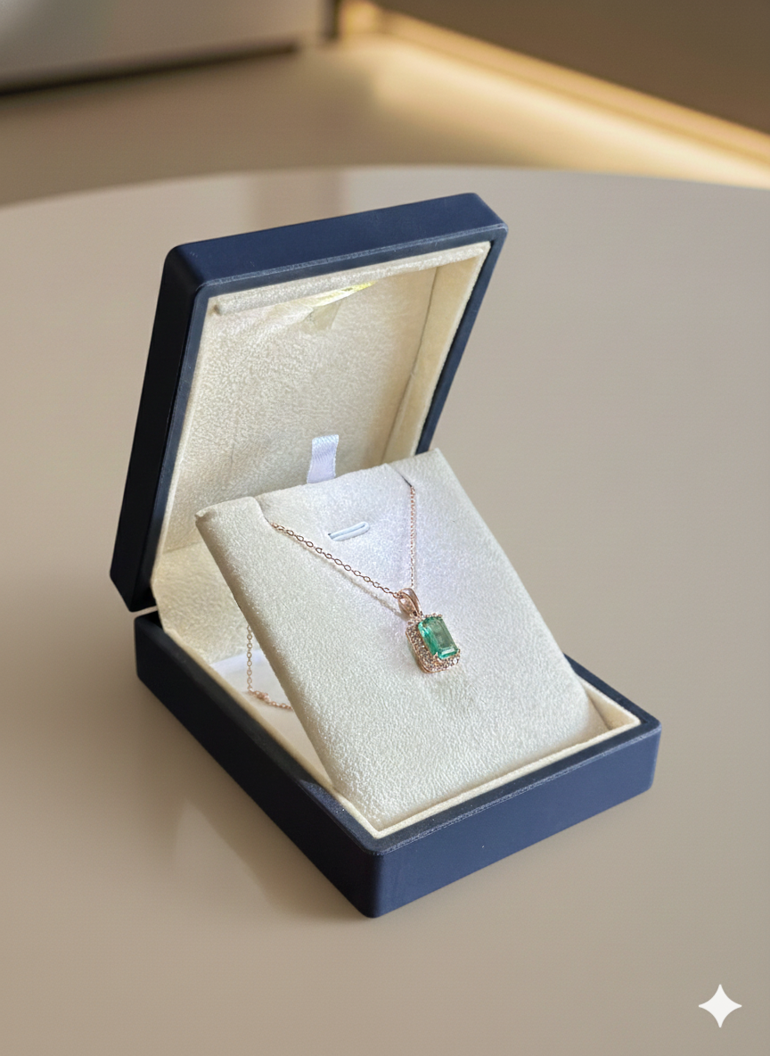 (PREMİUM IŞIKLI KUTULU)925 Ayar Gümüş Baget Model Kolye