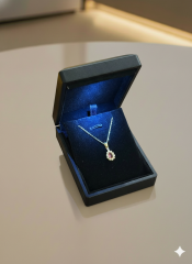 (IŞIKLI KUTULU) 925 Ayar Gümüş Damla Taşlı Model Zirkon Taşlı Kadın Kolye