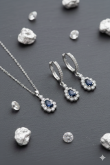 (ÖZEL KUTULU) 925 Ayar Gümüş Damla Lacivert Taşlı Model Zirkon Taşlı Kadın 2 Li Set Kolye Küpe