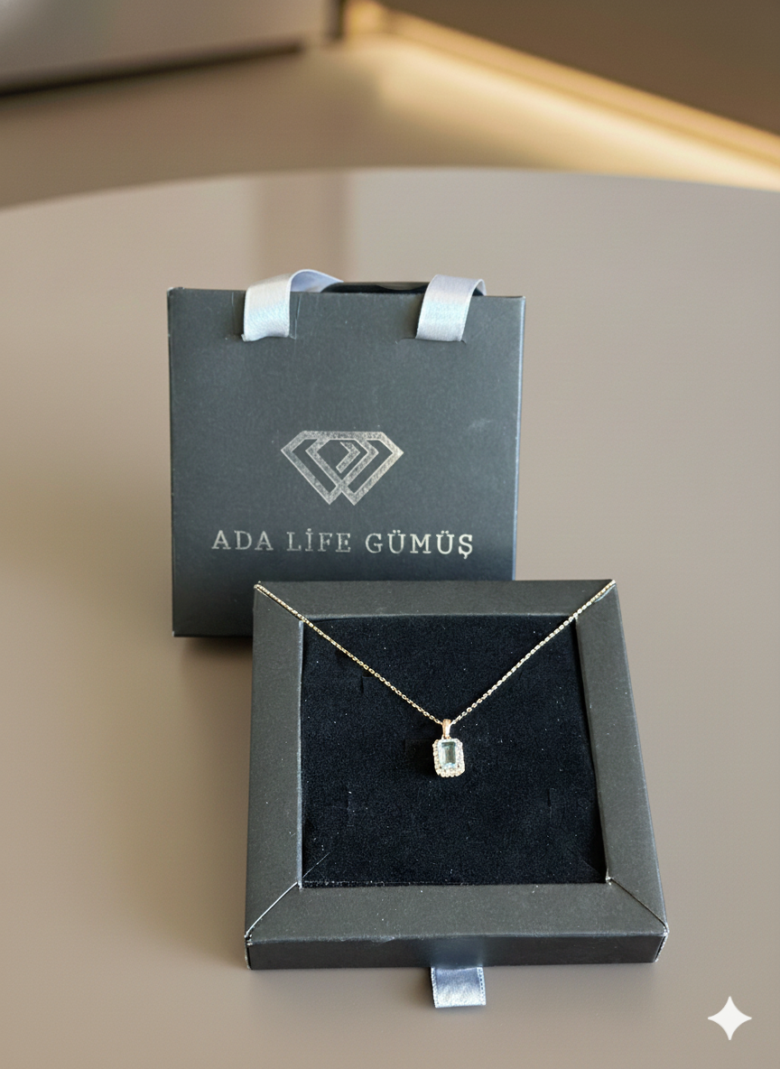 (IŞIKLI KUTULU)925 Ayar Gümüş Baget Model Kolye