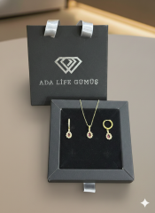 (ÇANTALI KUTULU) 925 Ayar Gümüş Damla Model Zirkon Taşlı Kadın 2 Li Set Kolye Küpe