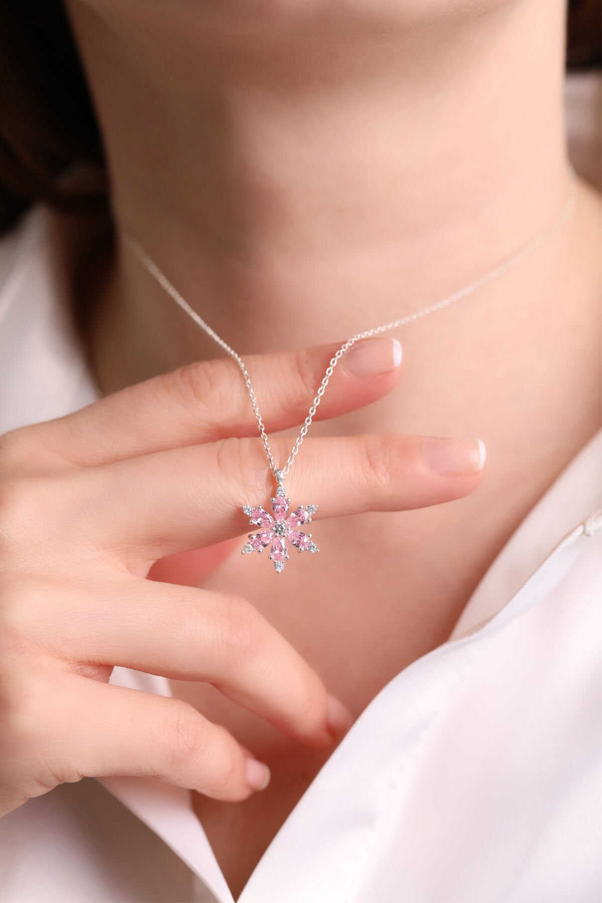 925 Ayar Gümüş Lotus Çiçeği Kadın Kolye (ÖZEL KUTULU)