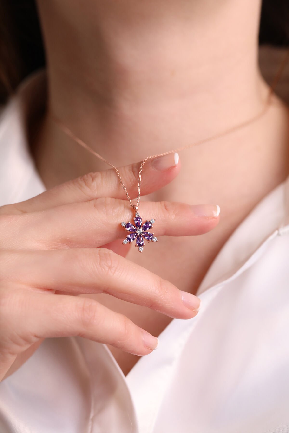 925 Ayar Gümüş Lotus Çiçeği Kadın Kolye (ÖZEL KUTULU)