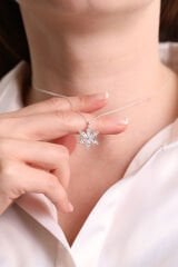 925 Ayar Gümüş Lotus Çiçeği Kadın Kolye (ÖZEL KUTULU)