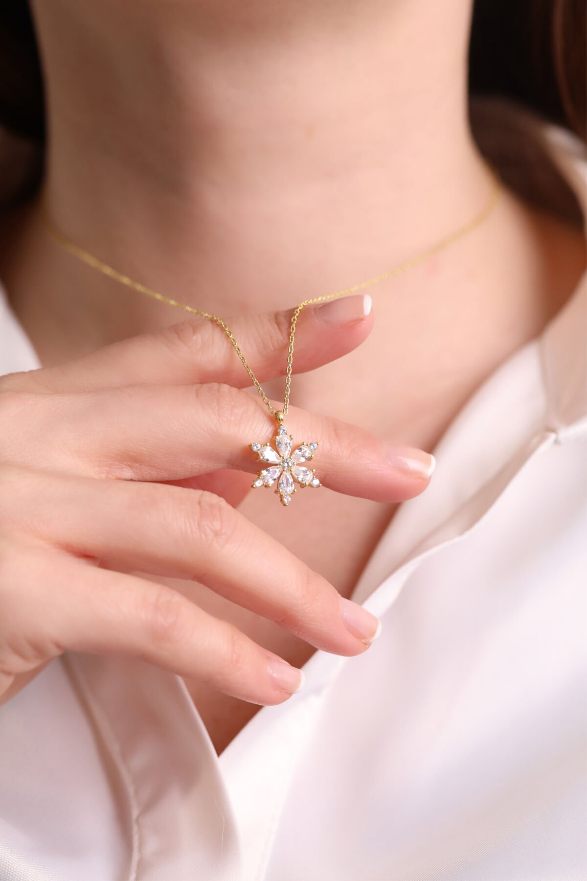 925 Ayar Gümüş Lotus Çiçeği Kadın Kolye (ÖZEL KUTULU)