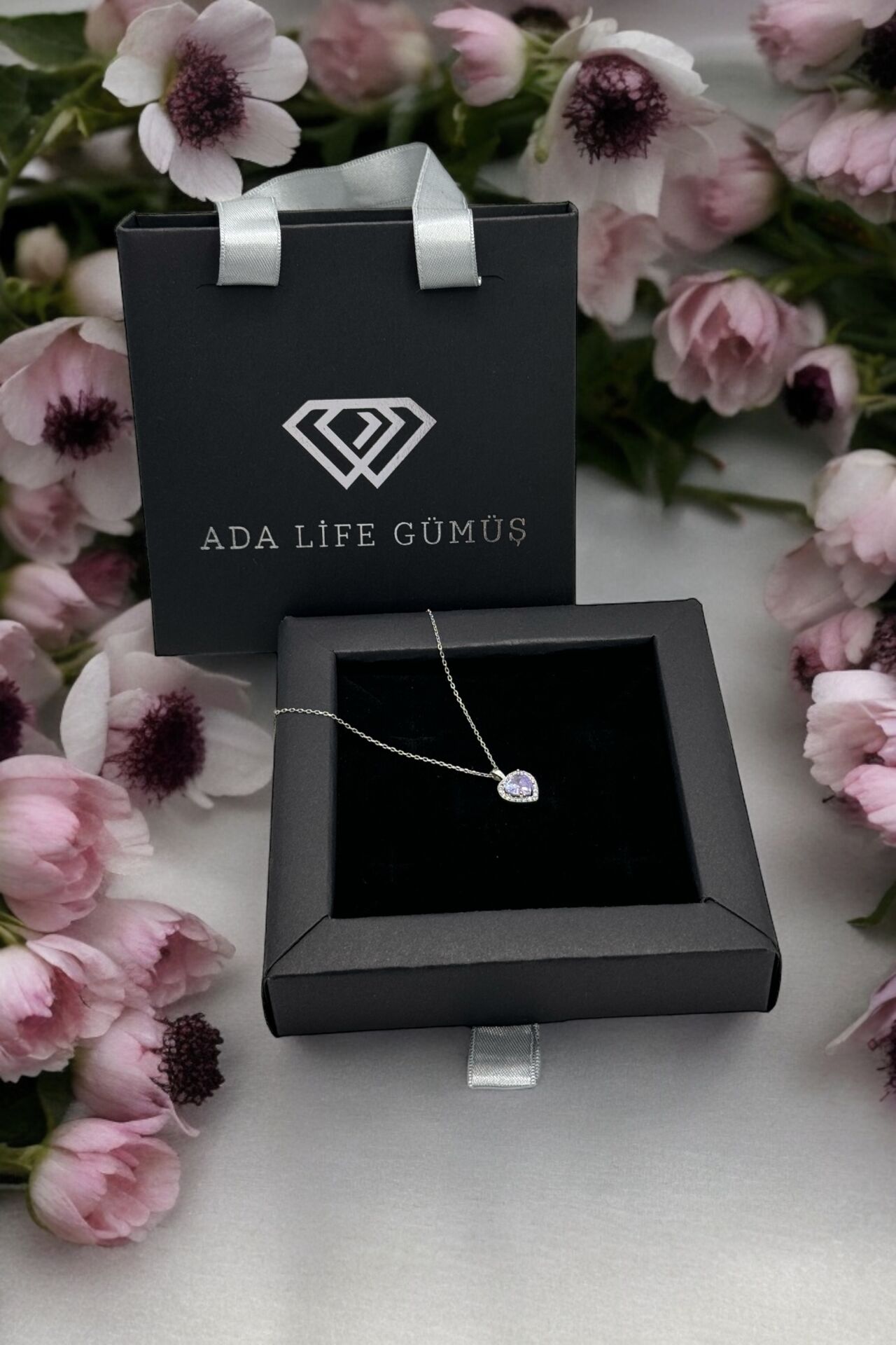 925 Ayar Gümüş Rodyumlu Pırlanta Model Kalp Kolye (ÇANTALI KUTULU)
