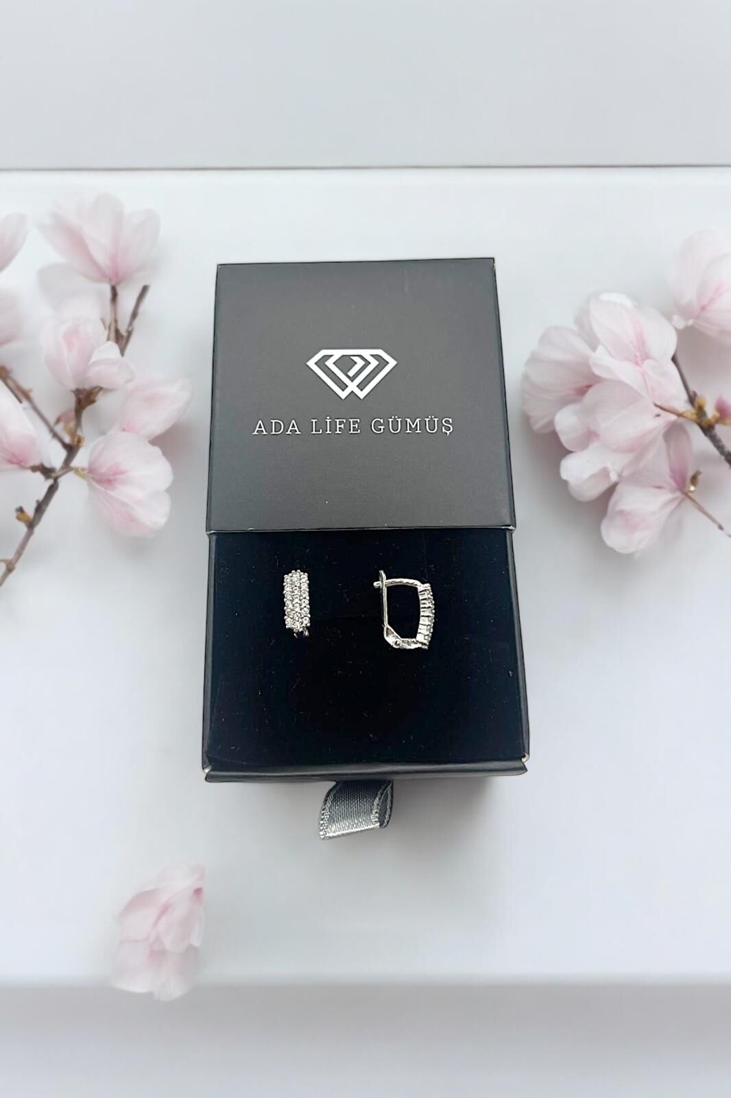 925 Ayar Gümüş Kadın Minimal Zirkon J Küpe