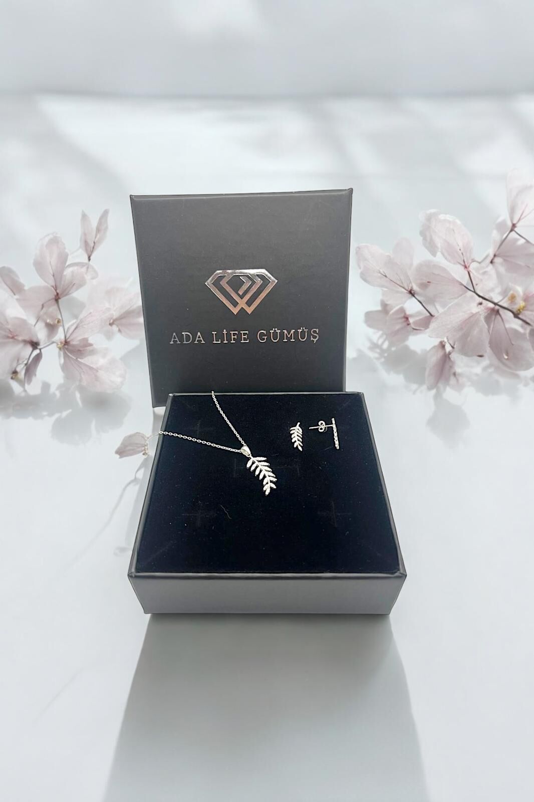 925 Ayar Gümüş Zirkon Taşlı Yaprak Model 2 Li Set Kolye Küpe (ÖZEL KUTULU)