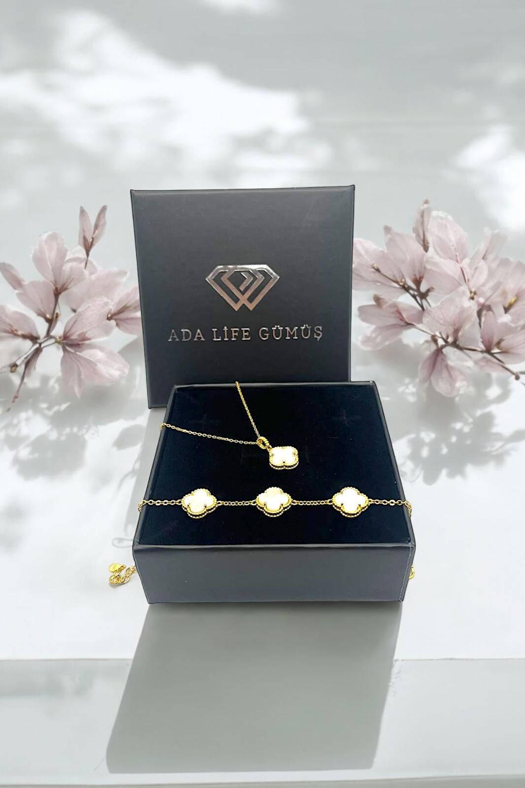 925 Ayar Gümüş BEYAZ TAŞLI YONCA 2li Set Kolye 3sıra Bileklik (ÖZEL KUTULU)