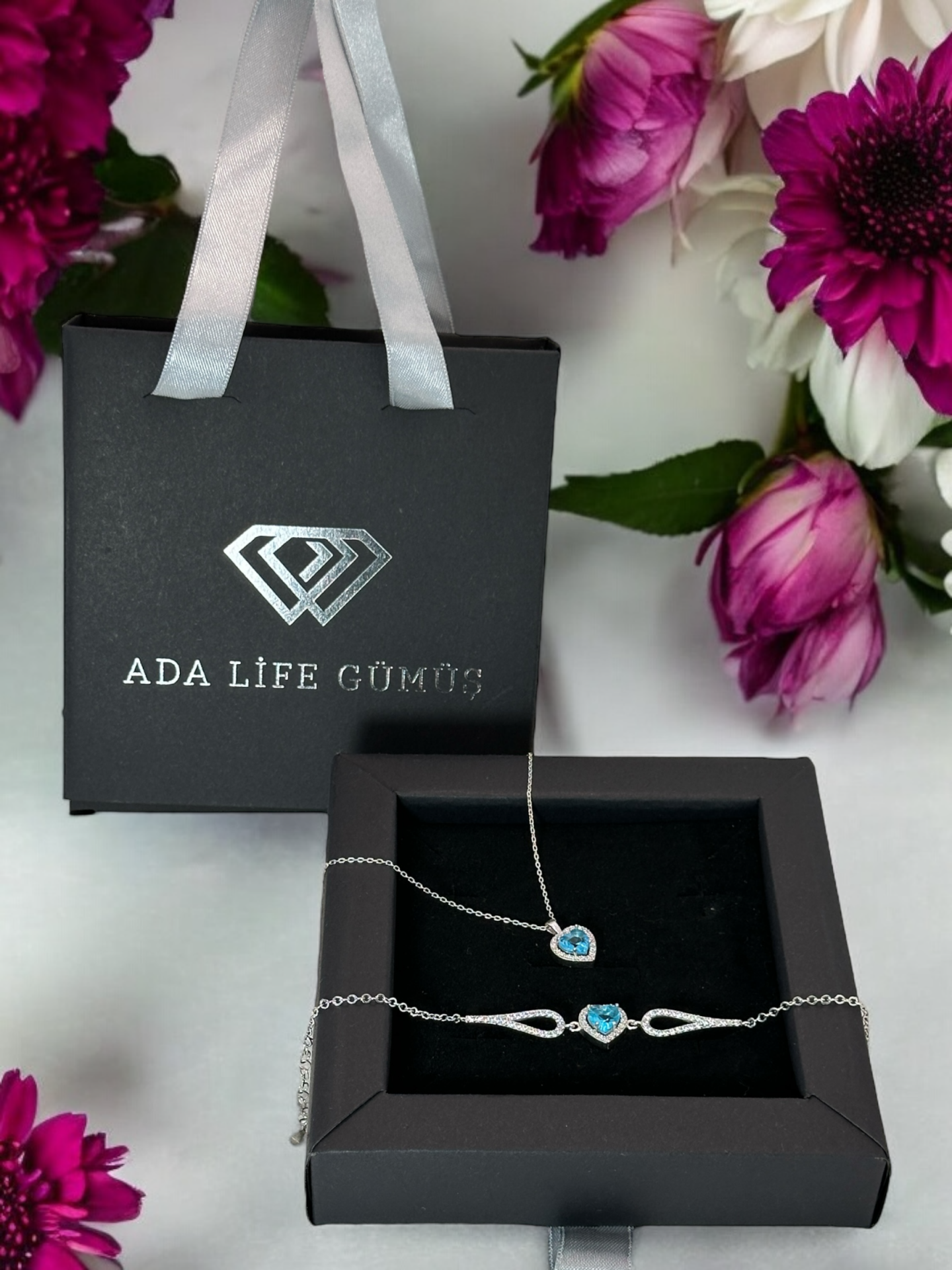 925 Ayar Gümüş Pırlanta Kalp Model Mavi Taşlı 2li Set Kolye Bileklik(ÇANTALI KUTULU)